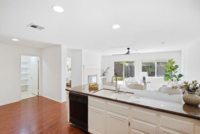 1009 Longfellow Court, Oceanside, CA 92057