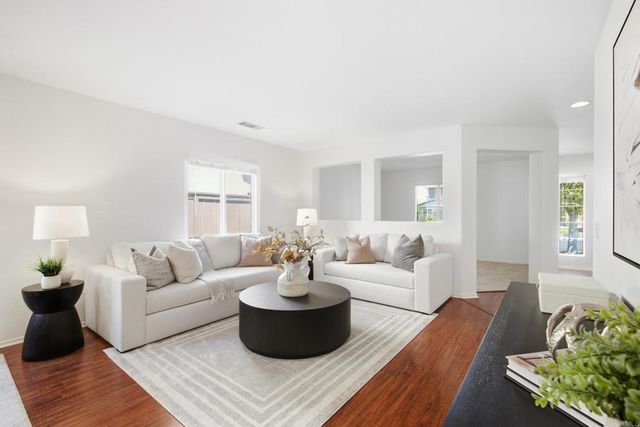 1009 Longfellow Court, Oceanside, CA 92057
