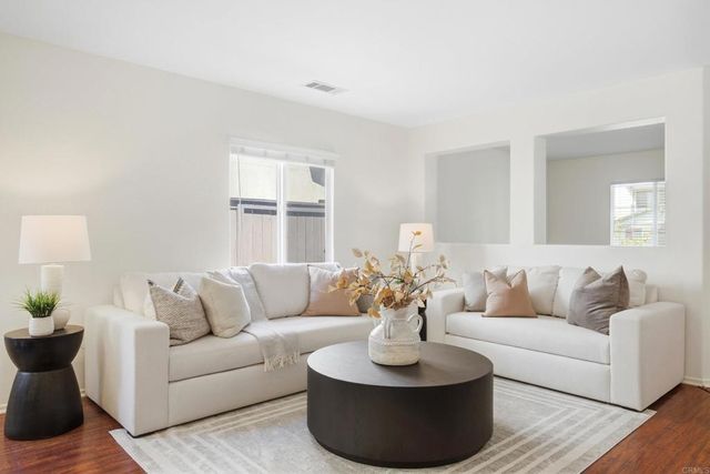 1009 Longfellow Court, Oceanside, CA 92057
