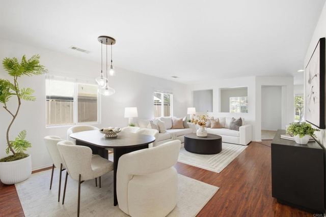 1009 Longfellow Court, Oceanside, CA 92057