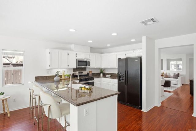 1009 Longfellow Court, Oceanside, CA 92057