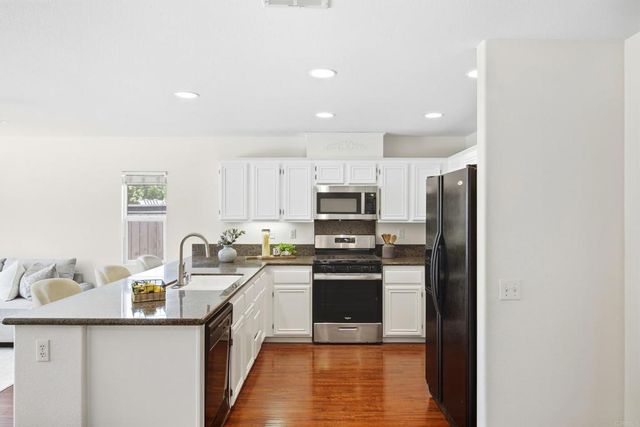 1009 Longfellow Court, Oceanside, CA 92057