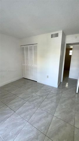 6195 W 18th Ave G109, Hialeah, FL 33012