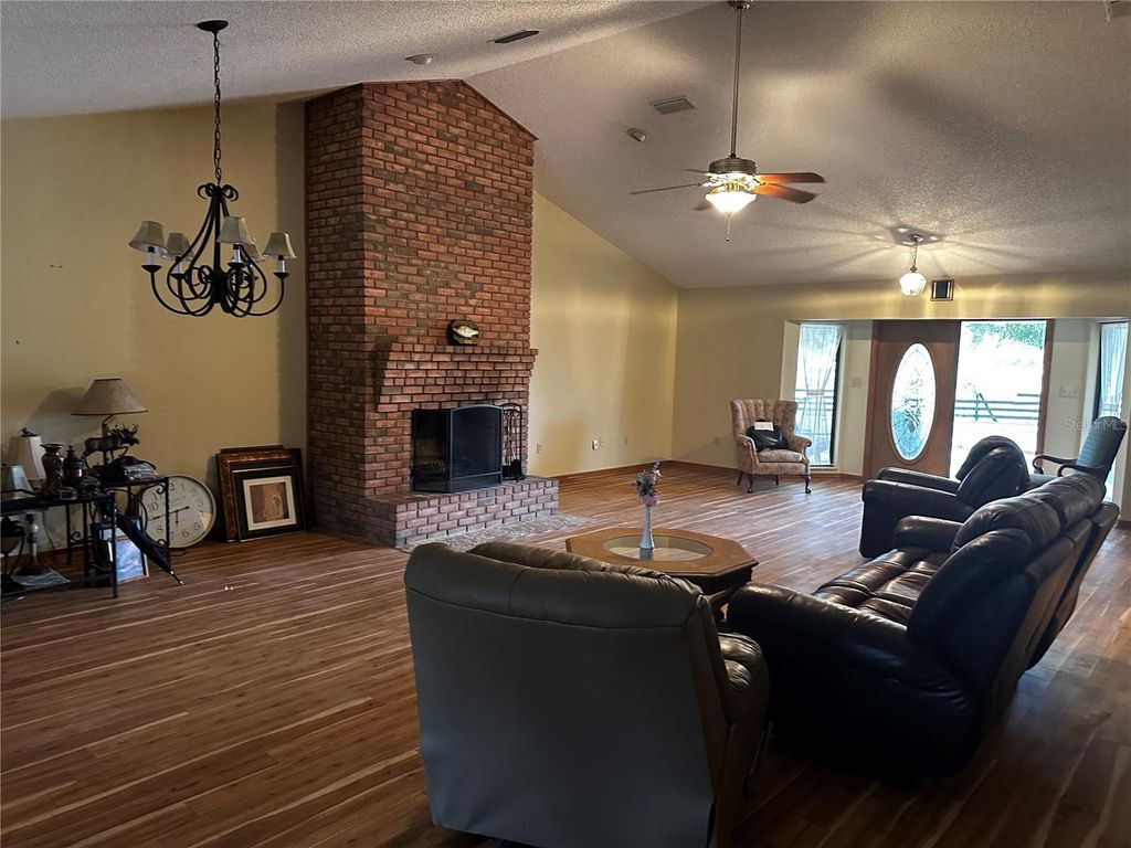 Image 18 of property listing at 590 NE 63RD STREET, Ocala, FL 34479