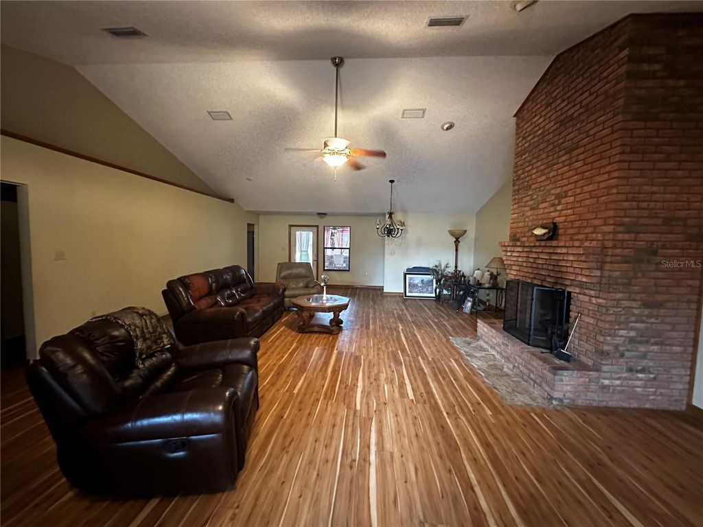 Image 19 of property listing at 590 NE 63RD STREET, Ocala, FL 34479