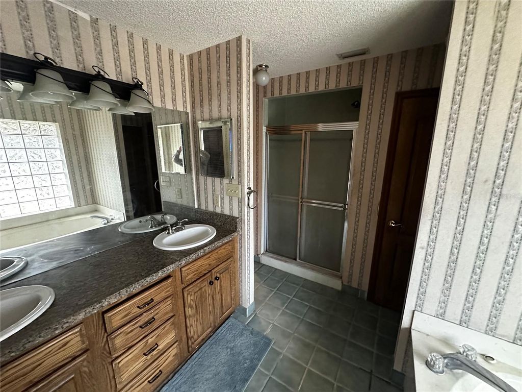 Image 21 of property listing at 590 NE 63RD STREET, Ocala, FL 34479