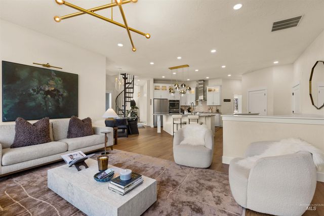 578 W Sly Fox, Meridian, ID 83646