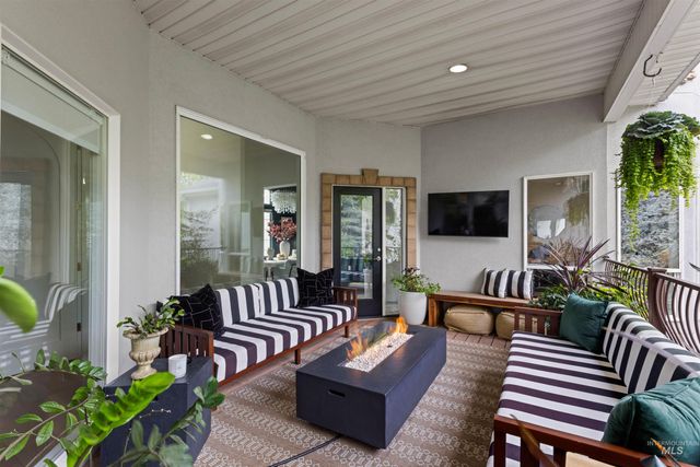 578 W Sly Fox, Meridian, ID 83646