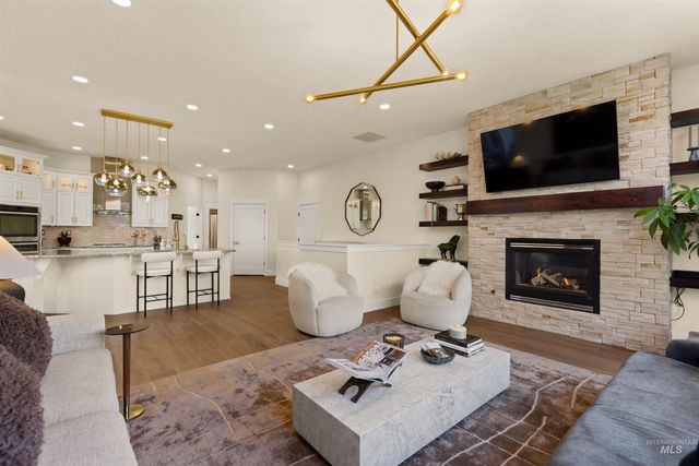 578 W Sly Fox, Meridian, ID 83646