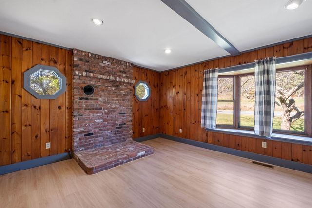 5887 VT Route 5 S, Newbury, VT 05051