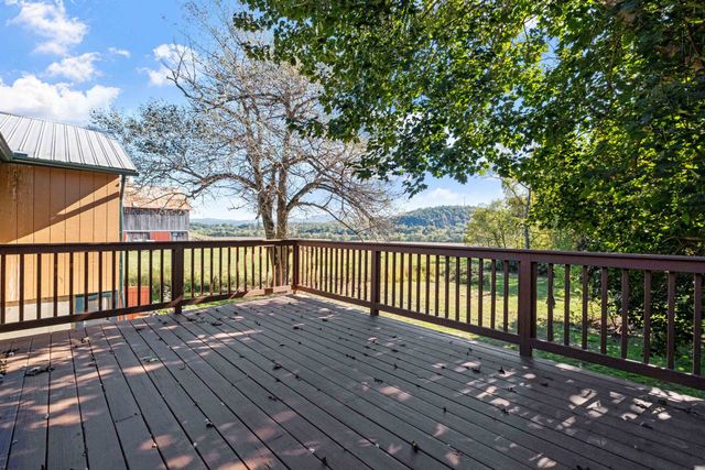 5887 VT Route 5 S, Newbury, VT 05051