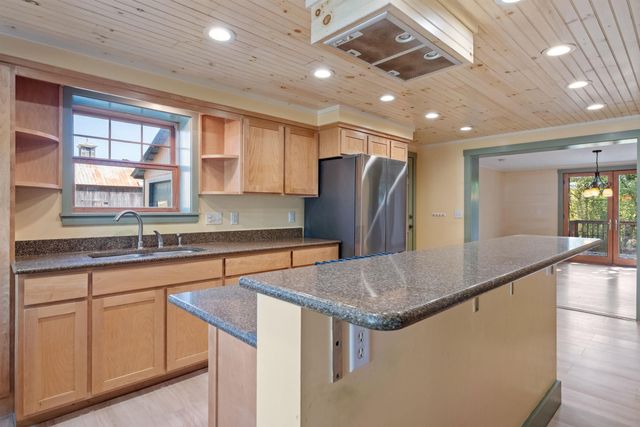 5887 VT Route 5 S, Newbury, VT 05051