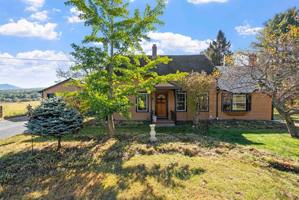 5887 VT Route 5 S, Newbury, VT 05051