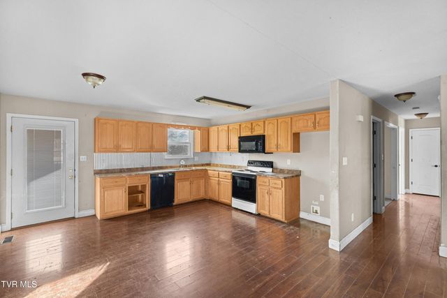 1930 W Robbins Road, Robbins, TN 37852