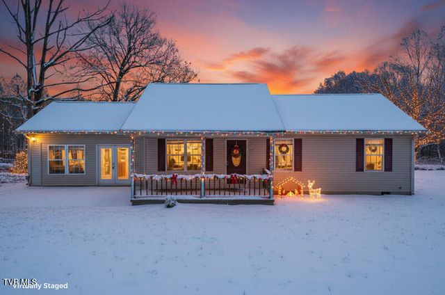 1930 W Robbins Road, Robbins, TN 37852