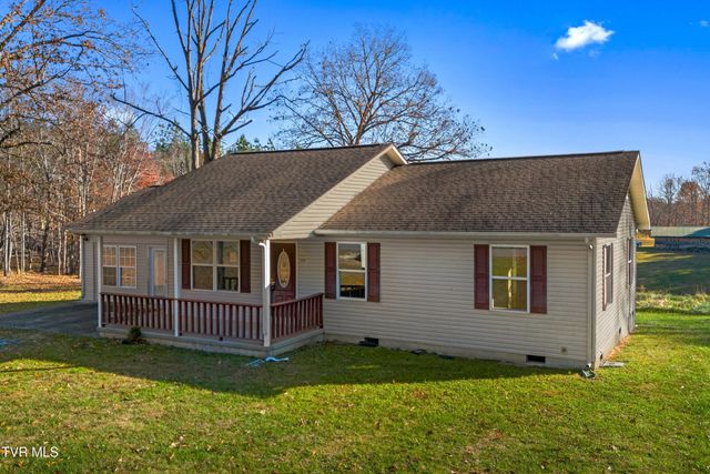 1930 W Robbins Road, Robbins, TN 37852