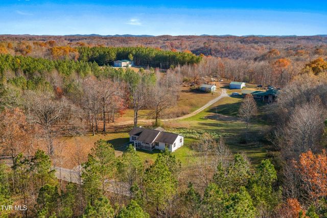 1930 W Robbins Road, Robbins, TN 37852