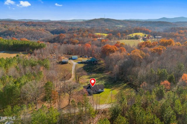 1930 W Robbins Road, Robbins, TN 37852