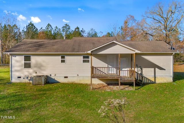 1930 W Robbins Road, Robbins, TN 37852