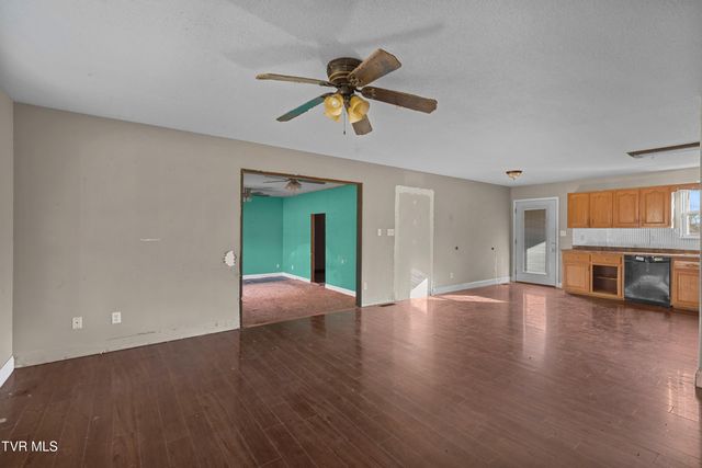 1930 W Robbins Road, Robbins, TN 37852