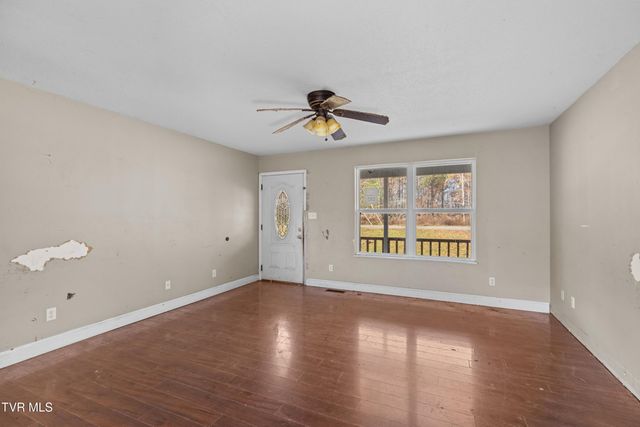 1930 W Robbins Road, Robbins, TN 37852