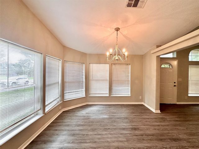 202 Main Street, Fresno, TX 77545