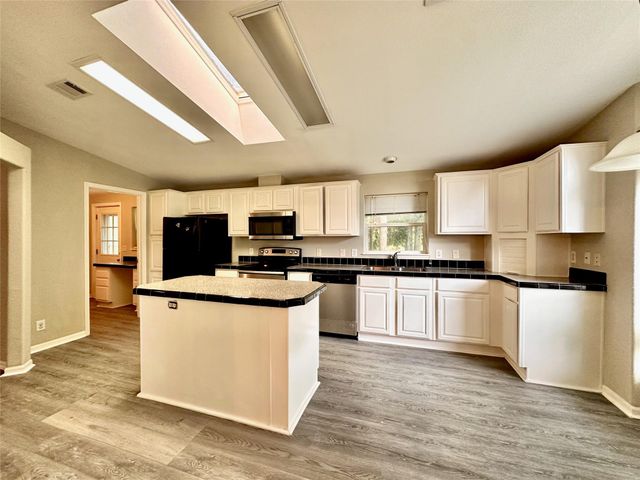 202 Main Street, Fresno, TX 77545