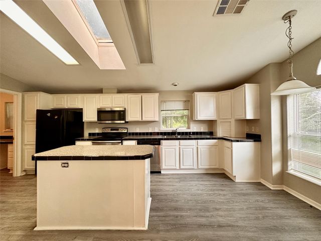 202 Main Street, Fresno, TX 77545