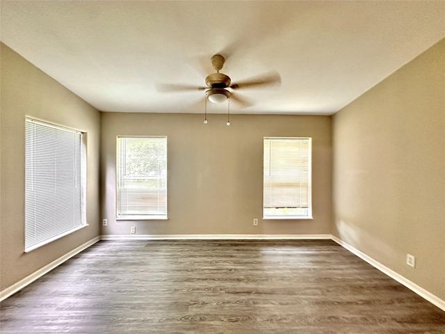 202 Main Street, Fresno, TX 77545