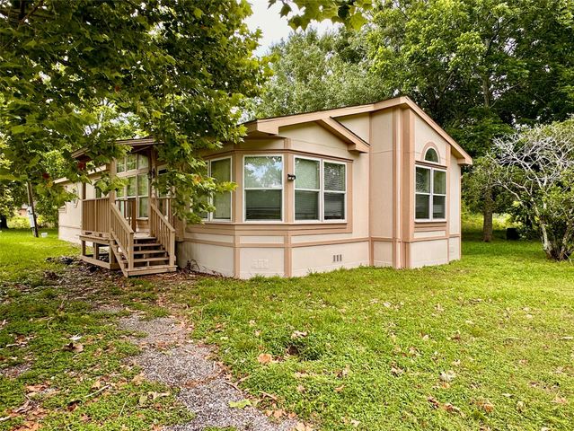 202 Main Street, Fresno, TX 77545