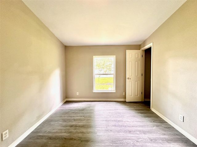 202 Main Street, Fresno, TX 77545
