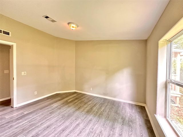 202 Main Street, Fresno, TX 77545