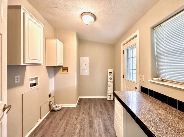 202 Main Street, Fresno, TX 77545