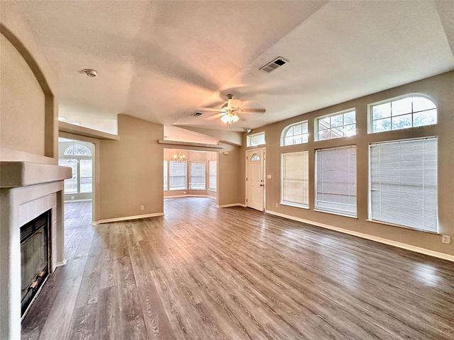 202 Main Street, Fresno, TX 77545