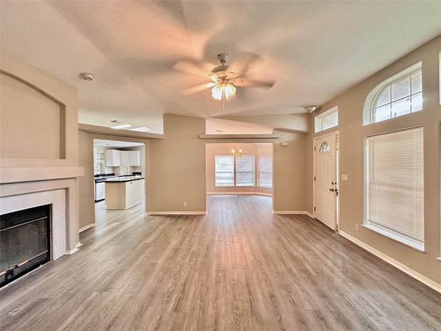202 Main Street, Fresno, TX 77545