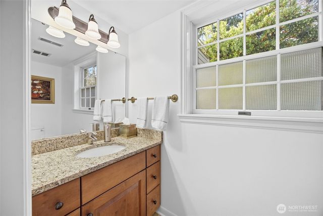 20903 5th Avenue S, Des Moines, WA 98198