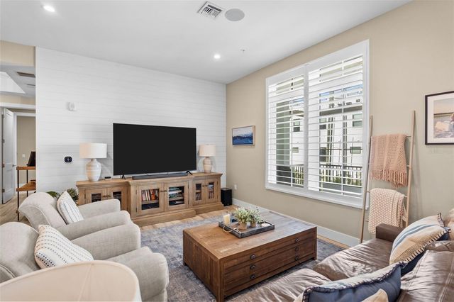 91 DAVIS BOULEVARD 204, Tampa, FL 33606