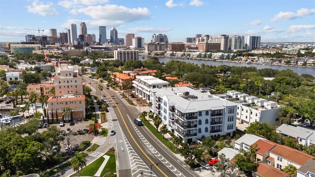 Image 1 of property listing at 91 DAVIS BOULEVARD 204, Tampa, FL 33606