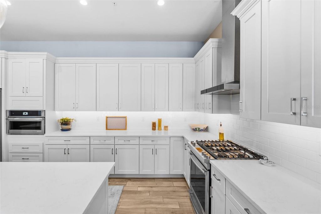 Image 16 of property listing at 91 DAVIS BOULEVARD 204, Tampa, FL 33606