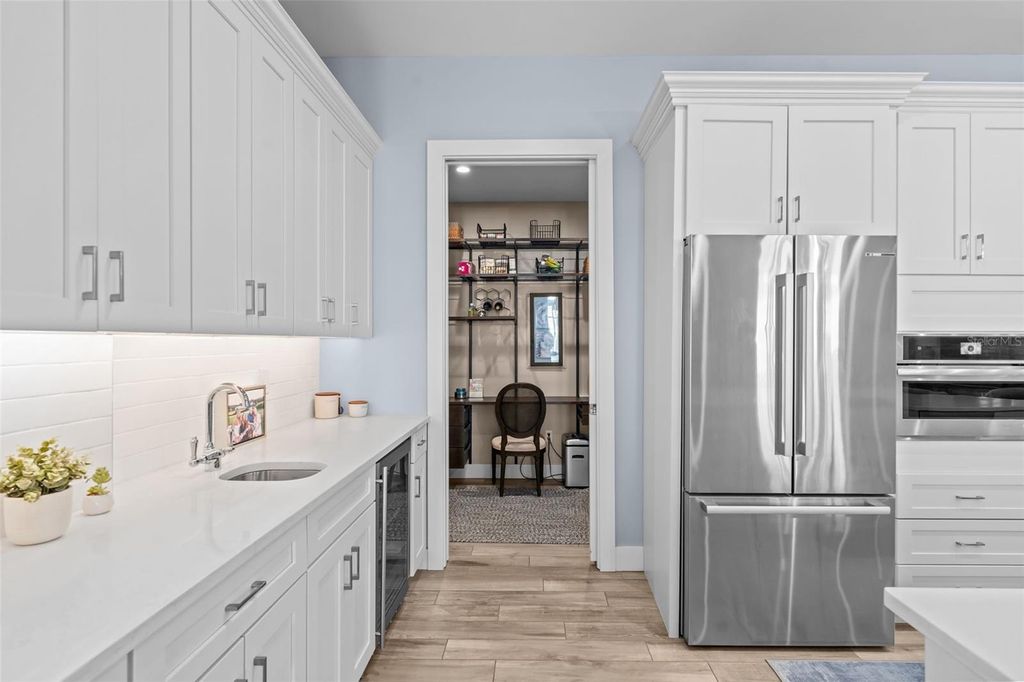 Image 27 of property listing at 91 DAVIS BOULEVARD 204, Tampa, FL 33606