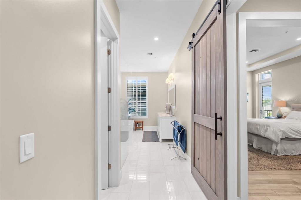 Image 34 of property listing at 91 DAVIS BOULEVARD 204, Tampa, FL 33606