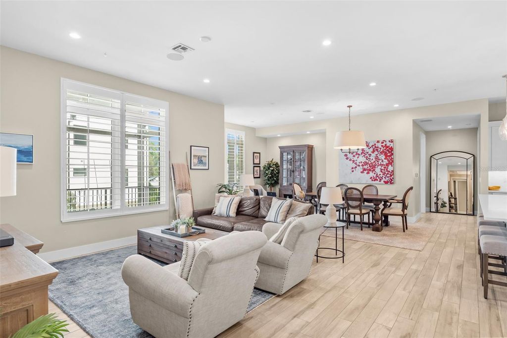 Image 8 of property listing at 91 DAVIS BOULEVARD 204, Tampa, FL 33606