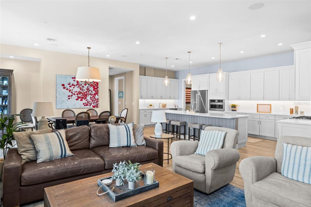 Image 9 of property listing at 91 DAVIS BOULEVARD 204, Tampa, FL 33606