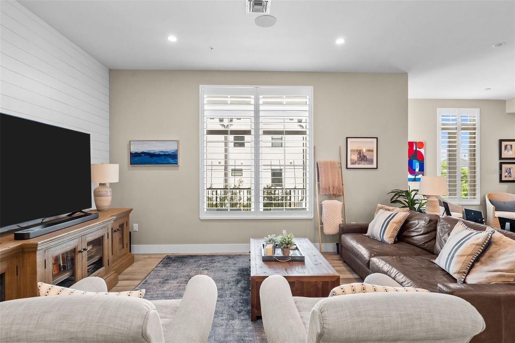 Image 10 of property listing at 91 DAVIS BOULEVARD 204, Tampa, FL 33606
