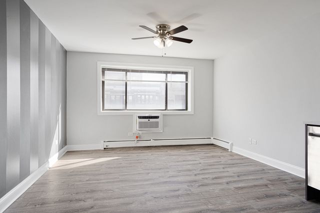 6758 N Sheridan Avenue 434, Chicago, IL 60626