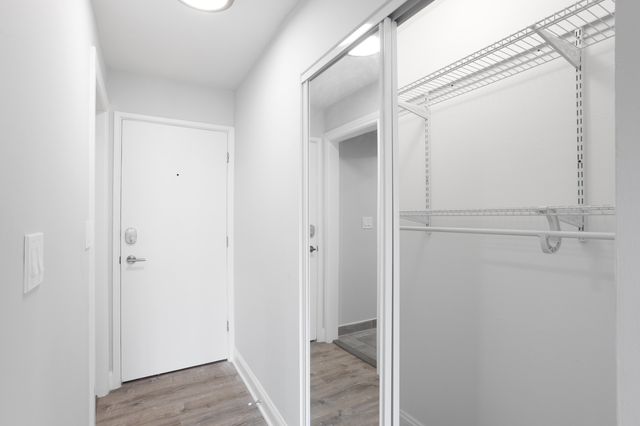 6758 N Sheridan Avenue 434, Chicago, IL 60626