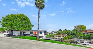 300 Holmwood Drive, Newport Beach, CA 92663