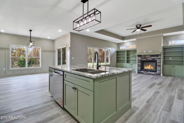 880 Allardt Hwy, Jamestown, TN 38556