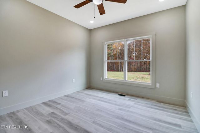 880 Allardt Hwy, Jamestown, TN 38556