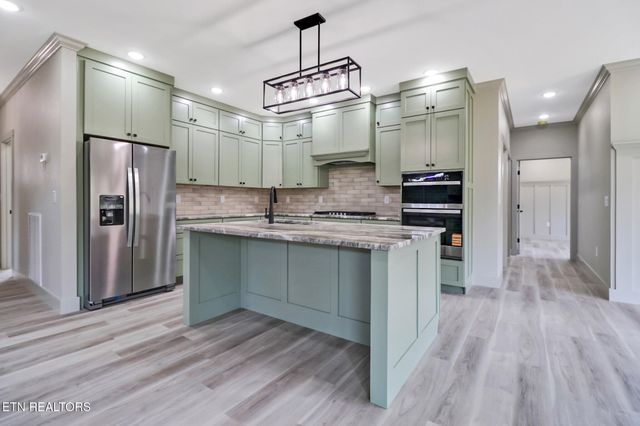 880 Allardt Hwy, Jamestown, TN 38556